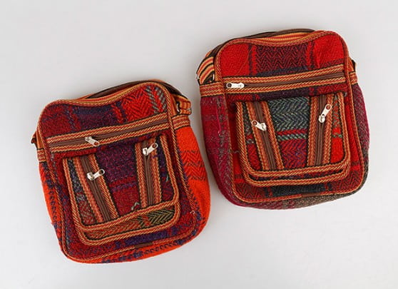 تصویر 4 از کیف گلیمی ترکمن با الگو های نمادین و بیان بصری پر قدرت